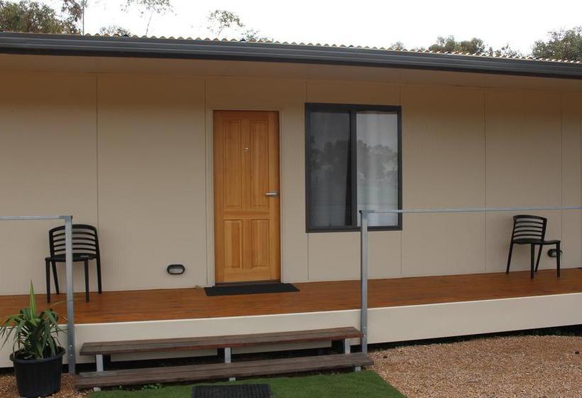 Мотель Under The Mount