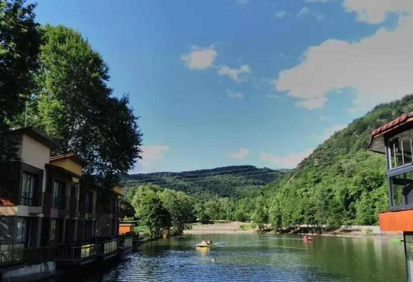 リゾートホテル Waterside Houses