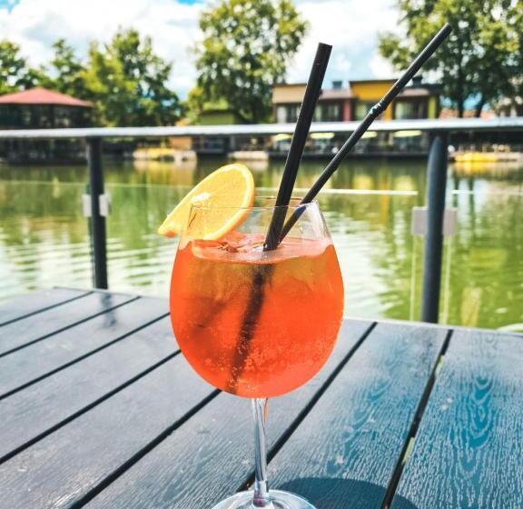 אתר נופש Waterside Houses