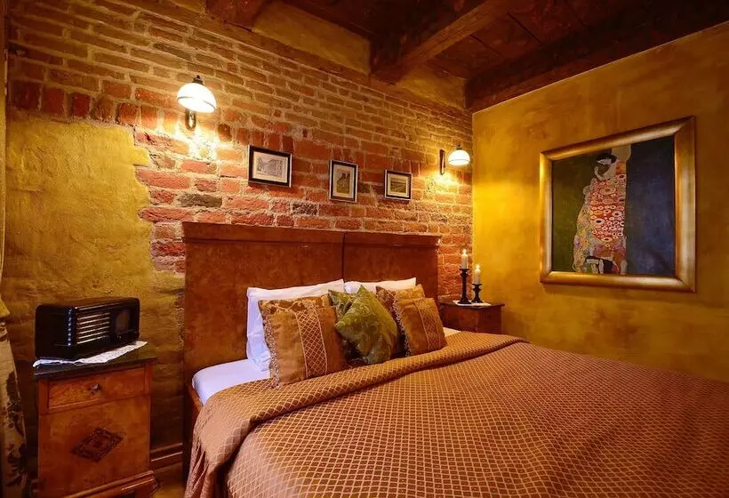 Hotelli Apartamenty Molus