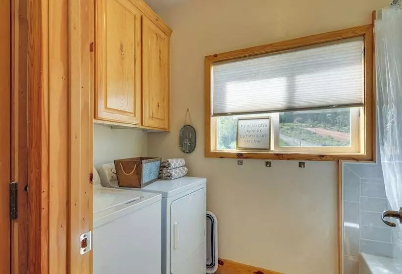Alton Cabin W/ Wraparound Deck, Forest Views