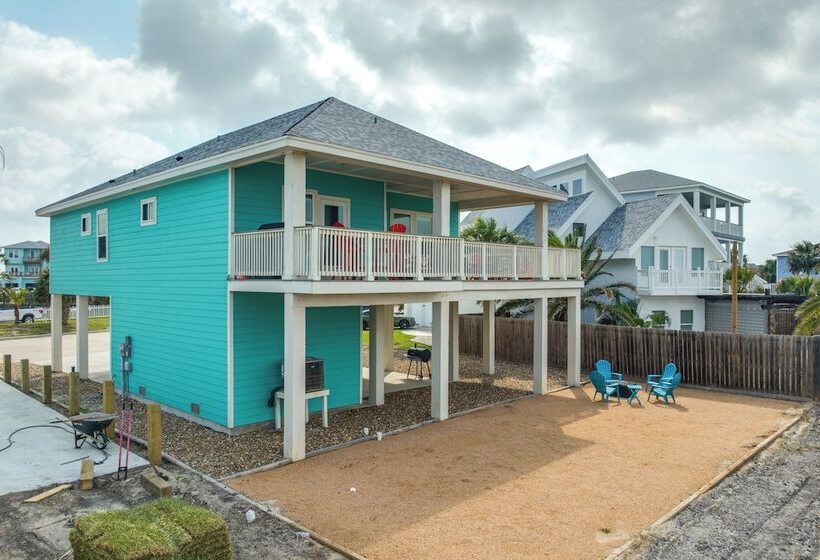 1 Mi To Beach Access: Coastal Port Aransas Home