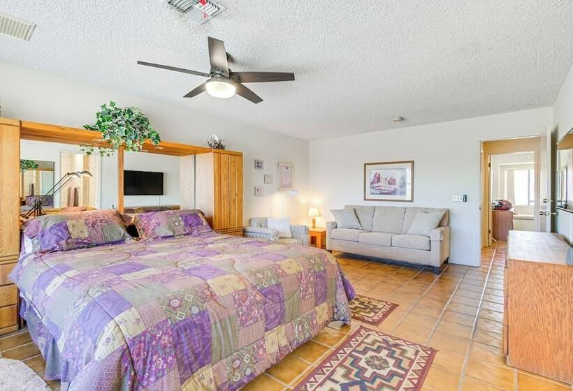 Bullhead City Home W/ Views, Close To Lake Mohave!