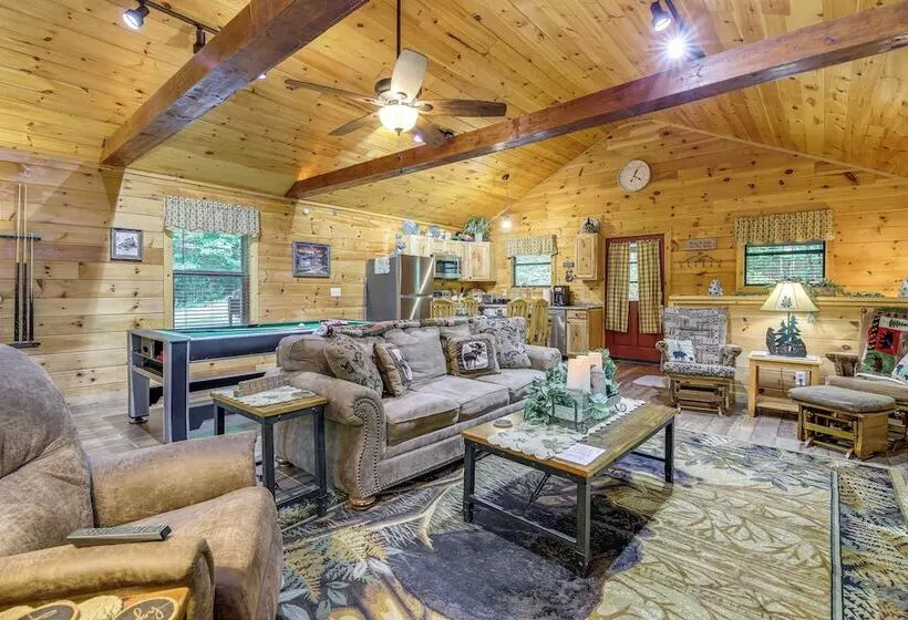 Cabin W/ Private Hot Tub ~ 7 Mi To Pigeon Forge!