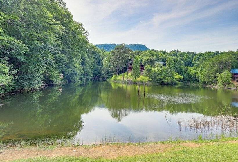 Cabin W/ Private Hot Tub ~ 7 Mi To Pigeon Forge!