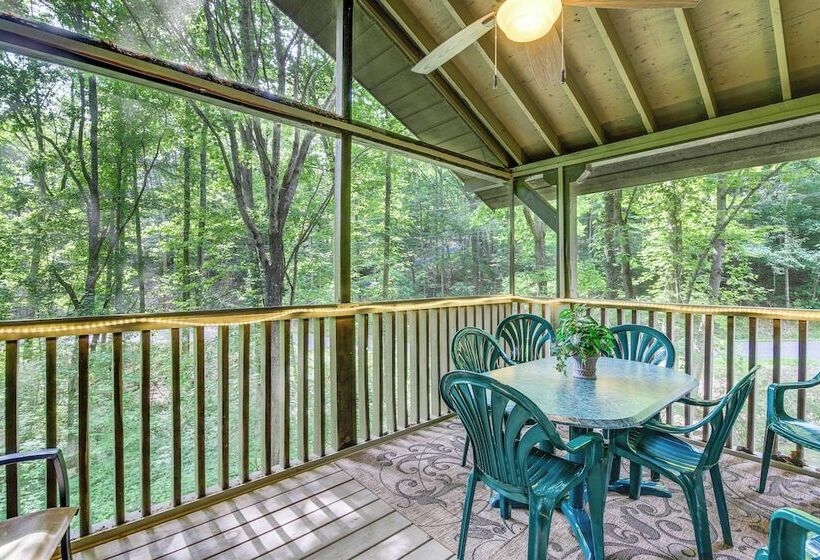 Cabin W/ Private Hot Tub ~ 7 Mi To Pigeon Forge!