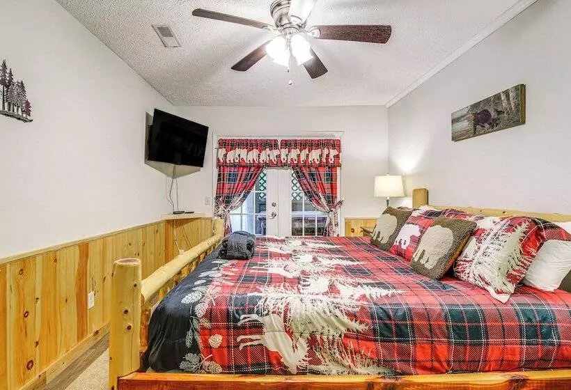 Cabin W/ Private Hot Tub ~ 7 Mi To Pigeon Forge!