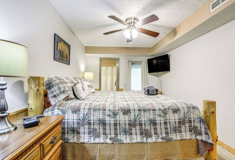 Cabin W/ Private Hot Tub ~ 7 Mi To Pigeon Forge!