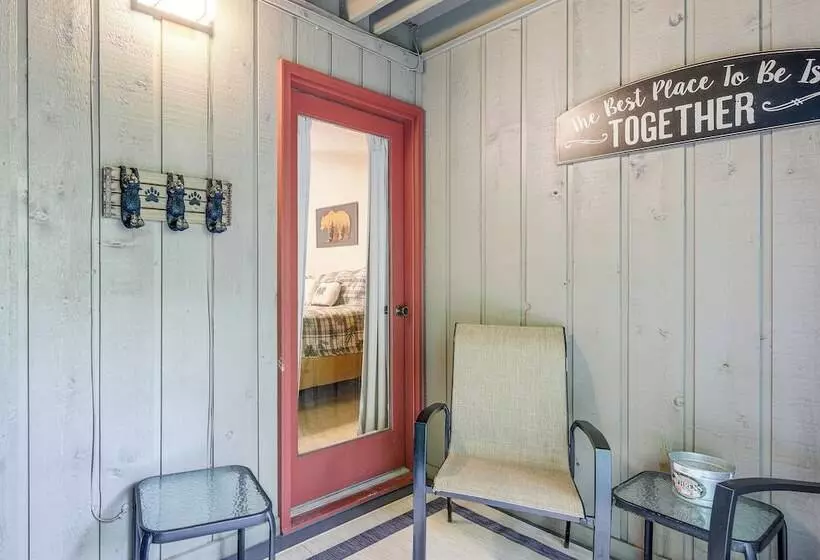 Cabin W/ Private Hot Tub ~ 7 Mi To Pigeon Forge!