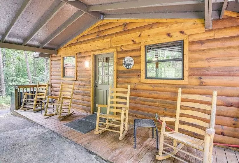 Cabin W/ Private Hot Tub ~ 7 Mi To Pigeon Forge!