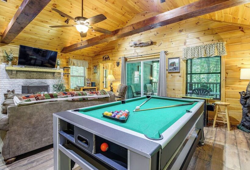 Cabin W/ Private Hot Tub ~ 7 Mi To Pigeon Forge!