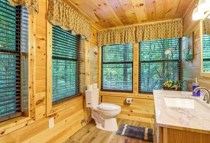 Cabin W/ Private Hot Tub ~ 7 Mi To Pigeon Forge!