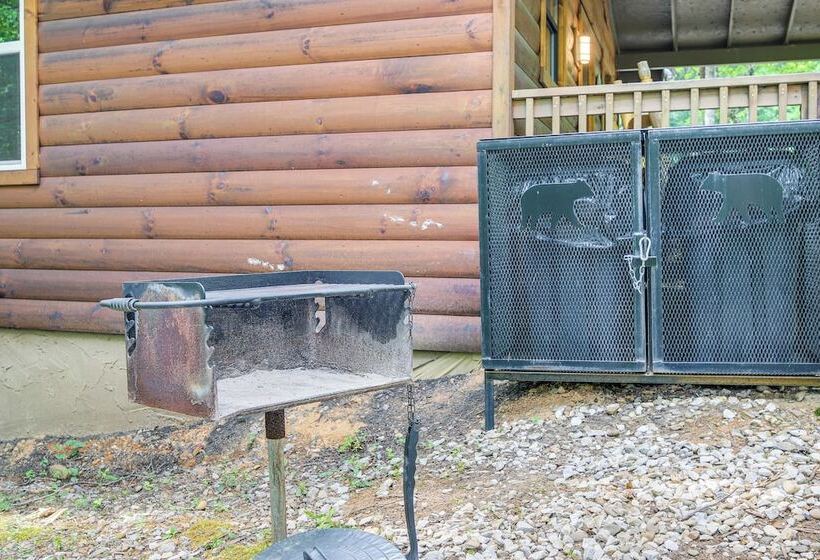 Cabin W/ Private Hot Tub ~ 7 Mi To Pigeon Forge!