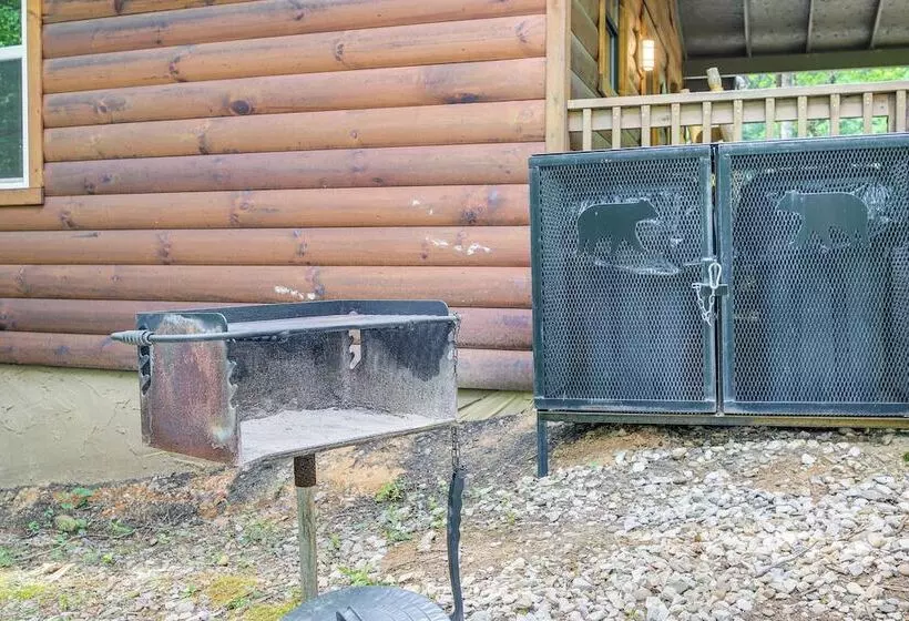 Cabin W/ Private Hot Tub ~ 7 Mi To Pigeon Forge!