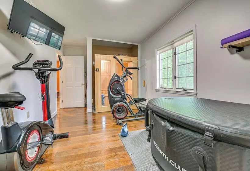 Charming Ballston Spa Home W/ Sauna & Private Pool