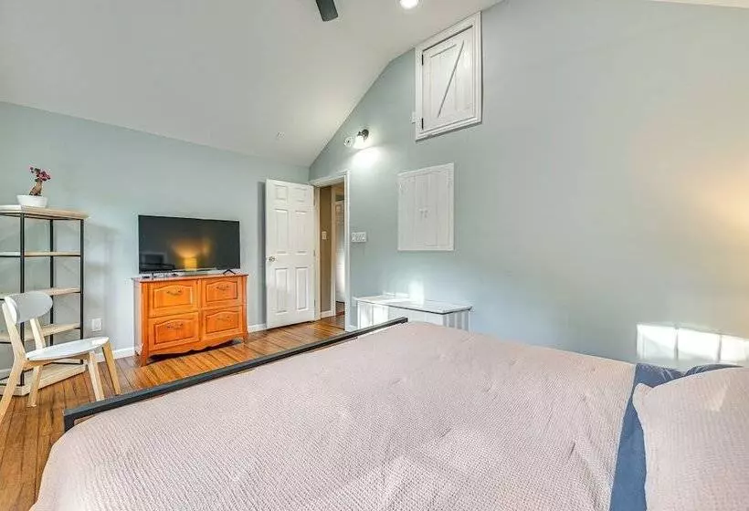 Charming Ballston Spa Home W/ Sauna & Private Pool