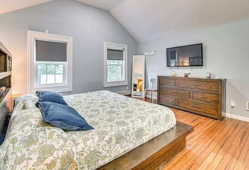 Charming Ballston Spa Home W/ Sauna & Private Pool