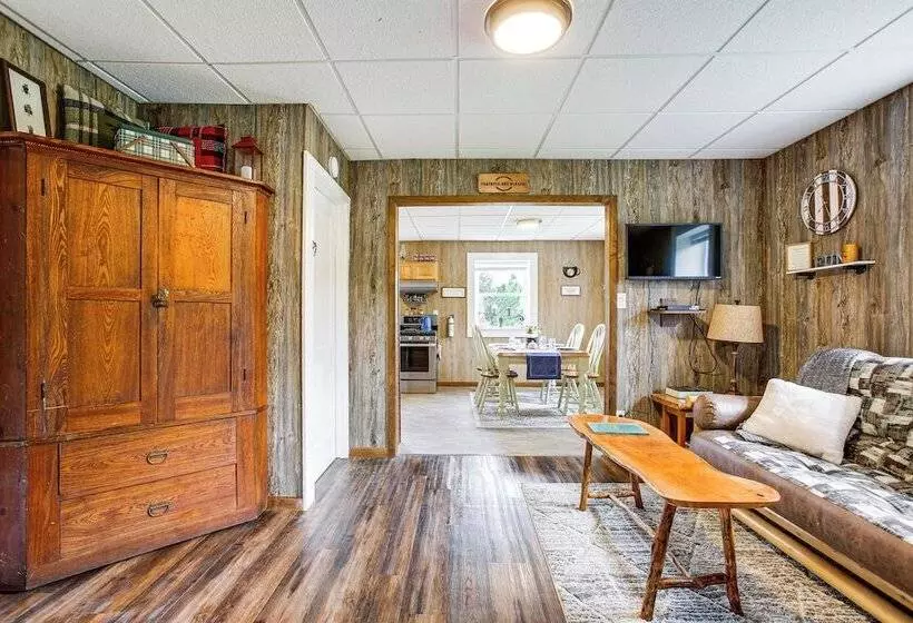 Charming Stone Cottage In Marion W/ Fire Pit!