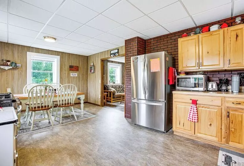 Charming Stone Cottage In Marion W/ Fire Pit!