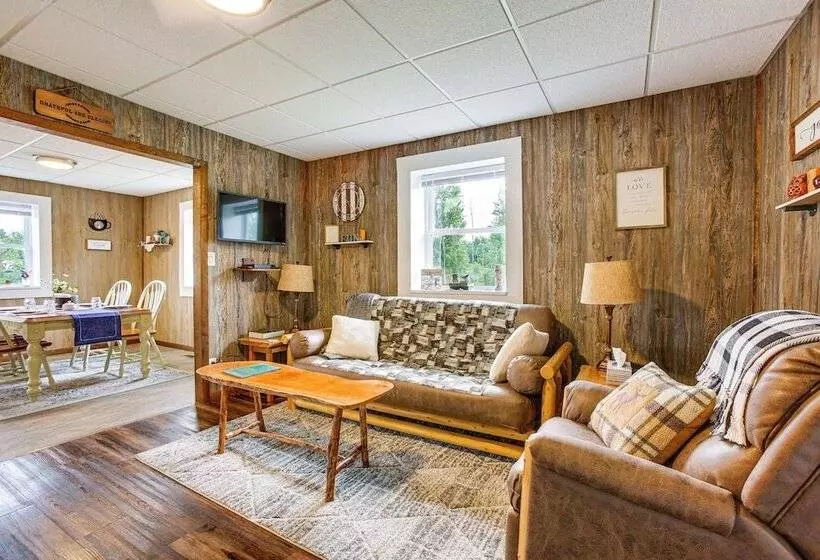 Charming Stone Cottage In Marion W/ Fire Pit!