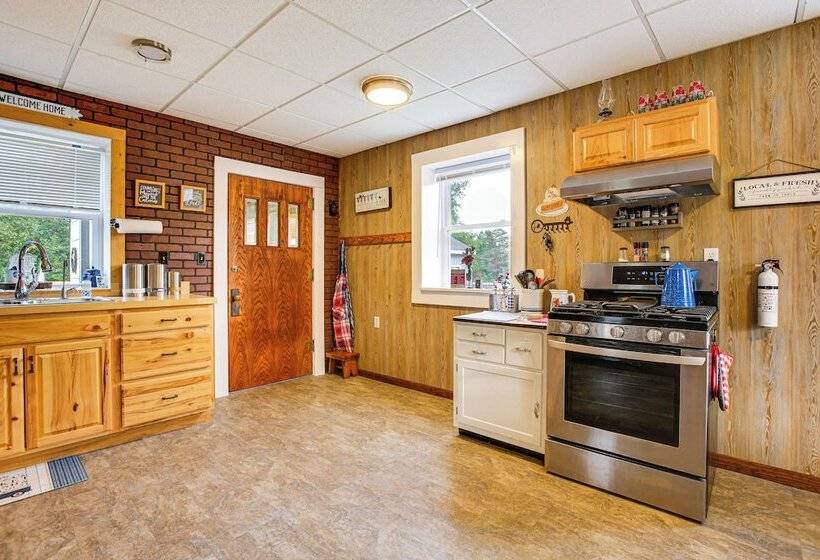 Charming Stone Cottage In Marion W/ Fire Pit!