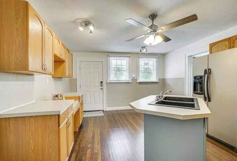 Convenient Punta Gorda Home W/ Patio: Fish & Golf!