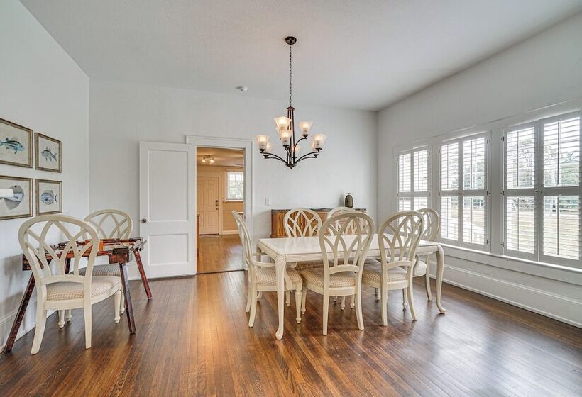 Convenient Punta Gorda Home W/ Patio: Fish & Golf!