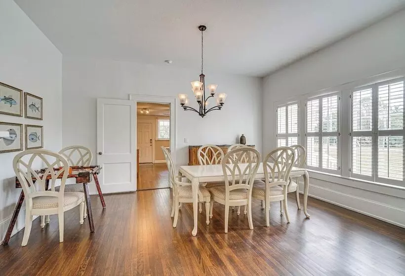 Convenient Punta Gorda Home W/ Patio: Fish & Golf!