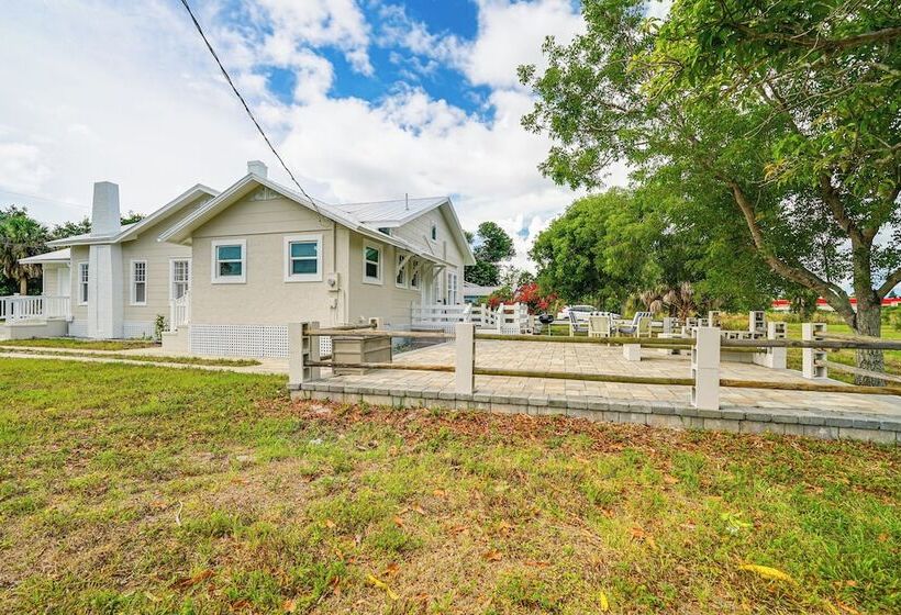 Convenient Punta Gorda Home W/ Patio: Fish & Golf!