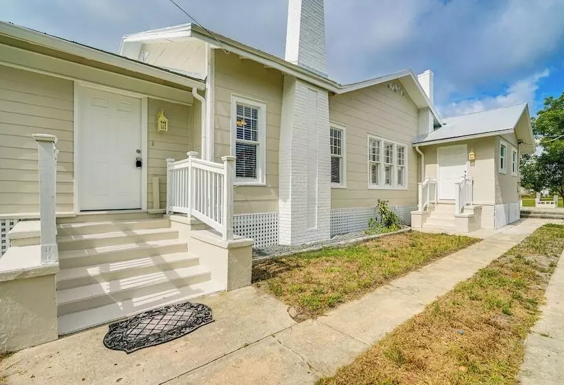 Convenient Punta Gorda Home W/ Patio: Fish & Golf!