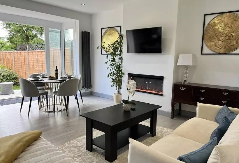 Cozy Cottage Stay   Modern, Cozy, Close To London
