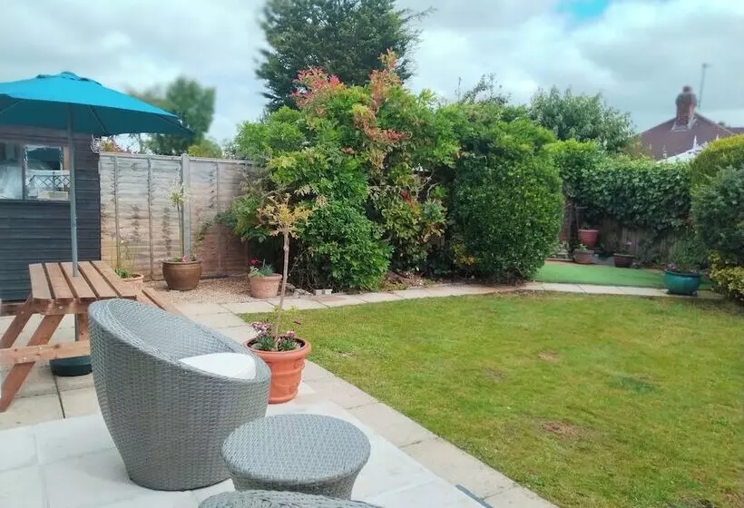 Cozy Cottage Stay   Modern, Cozy, Close To London