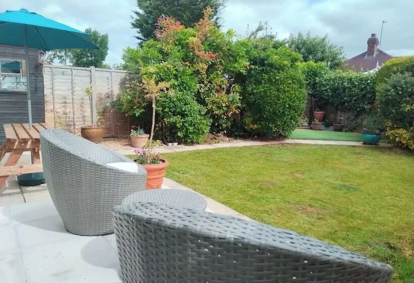 Cozy Cottage Stay   Modern, Cozy, Close To London