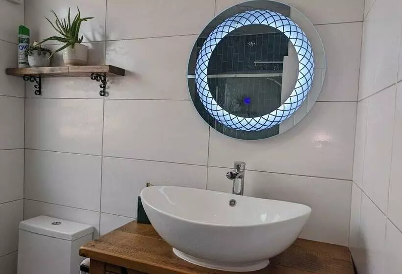 Cozy Cottage Stay   Modern, Cozy, Close To London