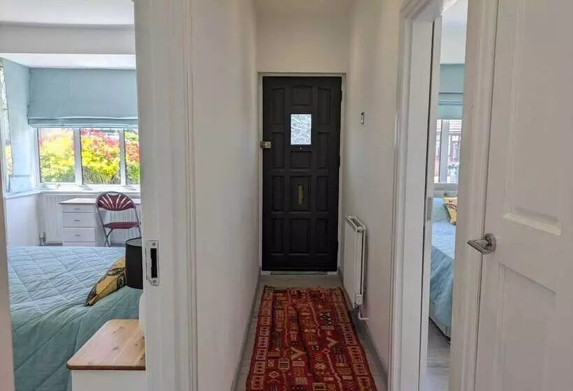 Cozy Cottage Stay   Modern, Cozy, Close To London