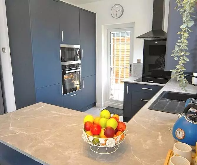 Cozy Cottage Stay   Modern, Cozy, Close To London