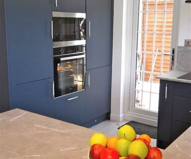 Cozy Cottage Stay   Modern, Cozy, Close To London