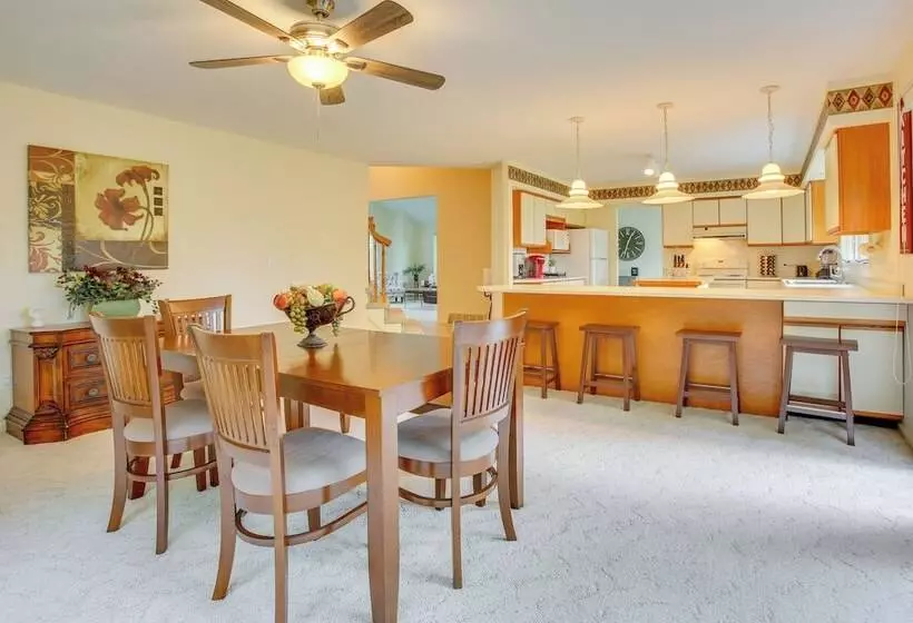 Family Friendly Cadillac Home W/ Golf Course Views