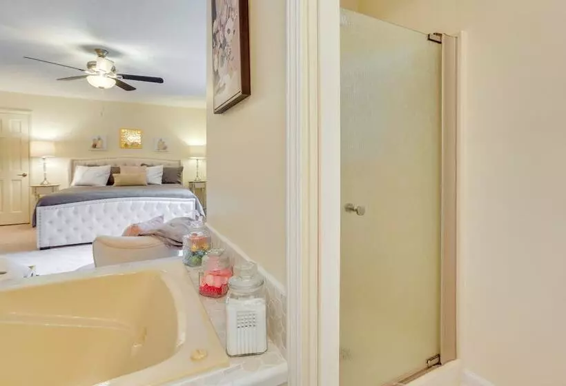 Family Friendly Cadillac Home W/ Golf Course Views