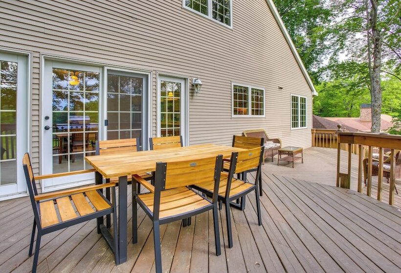 Family Friendly Cadillac Home W/ Golf Course Views