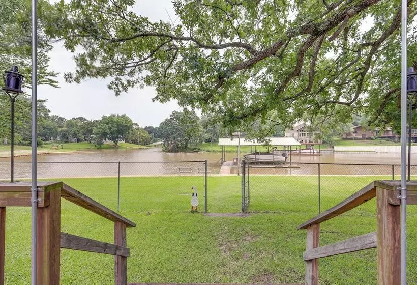 Lakefront Gun Barrel City Home W/ Dock & Deck
