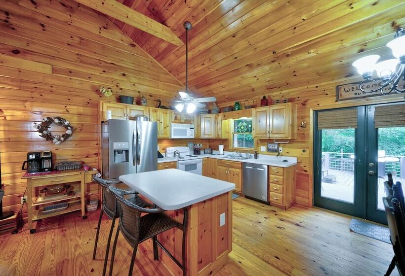 Mountain Community Home In Ellijay! Games, Private Hot Tub And Sunsets!