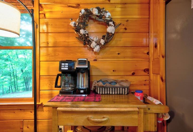 Mountain Community Home In Ellijay! Games, Private Hot Tub And Sunsets!