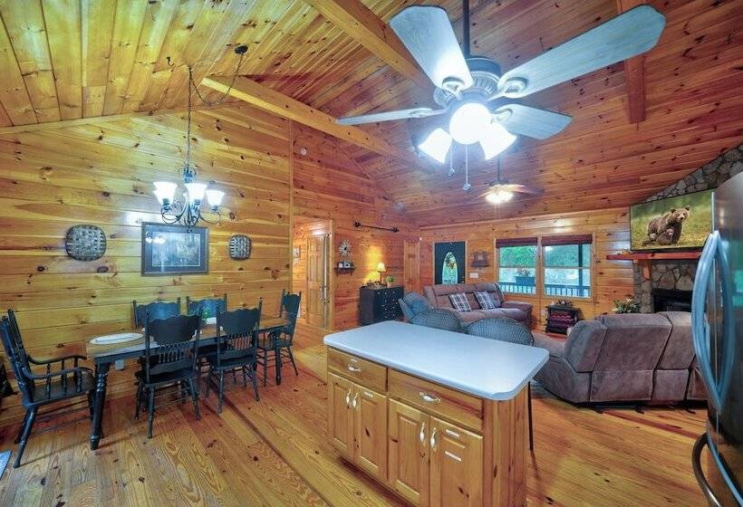 Mountain Community Home In Ellijay! Games, Private Hot Tub And Sunsets!