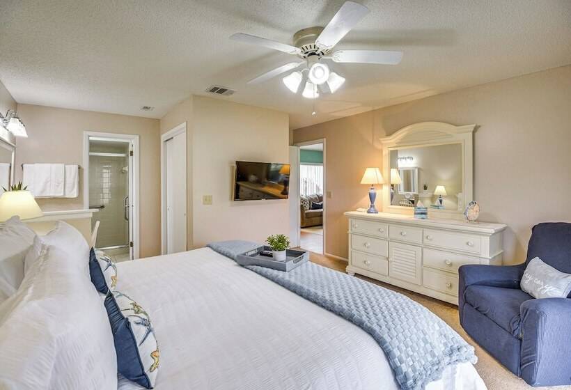 Home Near Daytona Speedway, Dining + Beaches!