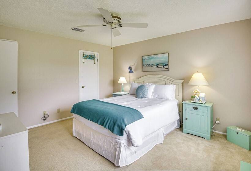 Home Near Daytona Speedway, Dining + Beaches!