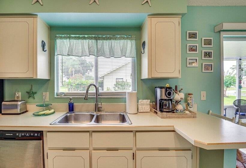 Home Near Daytona Speedway, Dining + Beaches!