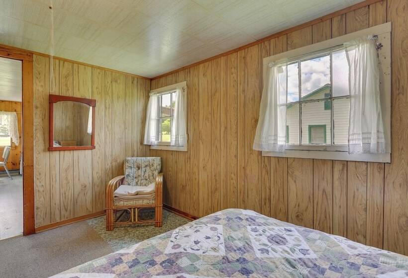 Honesdale Cabin: 110 Shared Acres, Animal Rescue!