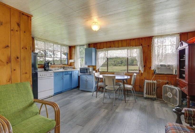 Honesdale Cabin: 110 Shared Acres, Animal Rescue!