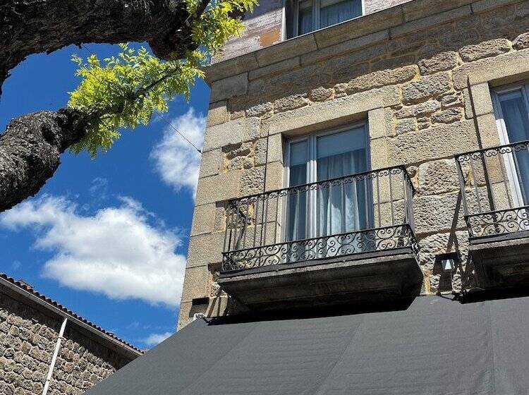 فندق Christine Boutique